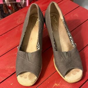 TOMS Women's Charcoal Peep Toe Wedges